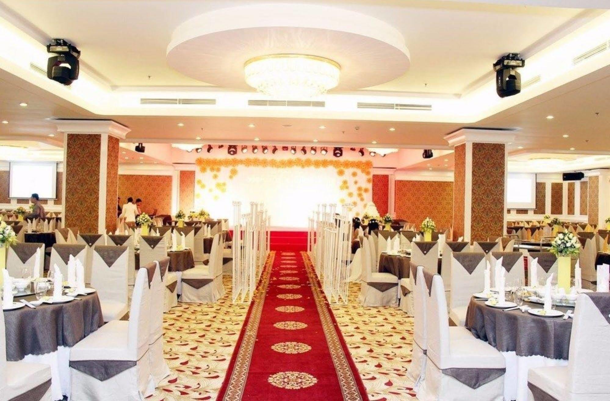 Petro Hotel Вунг Тау Екстериор снимка