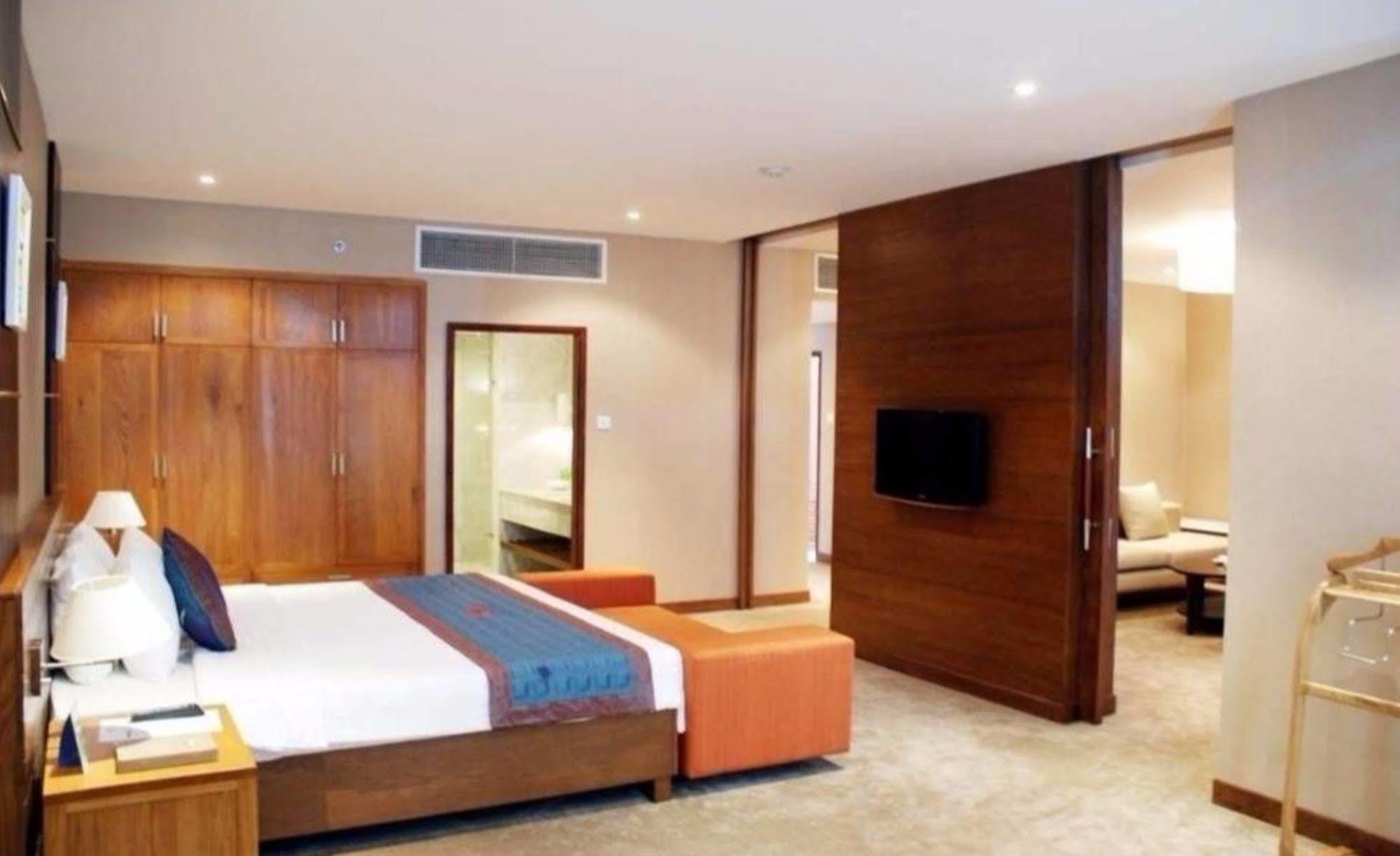 Petro Hotel Вунг Тау Екстериор снимка